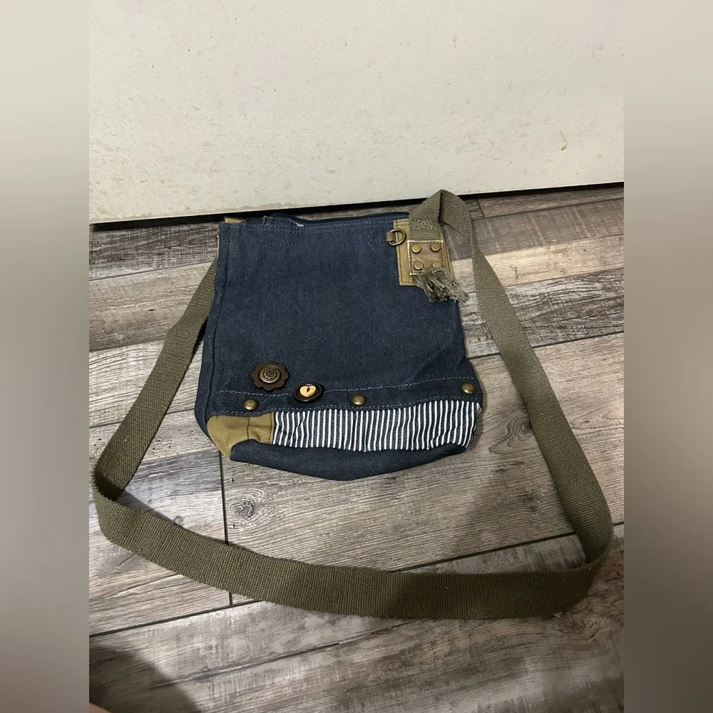 Chala Handbags | Patch Xbody bag Denim floral Buttons Fringe - Picture 2 of 7